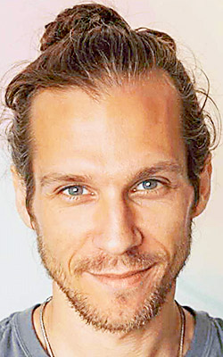 Damian Lee Over